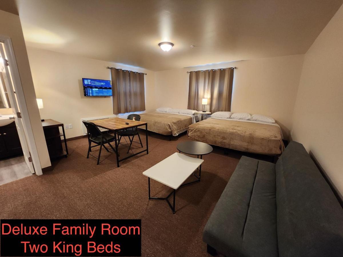 Deluxe Family Room