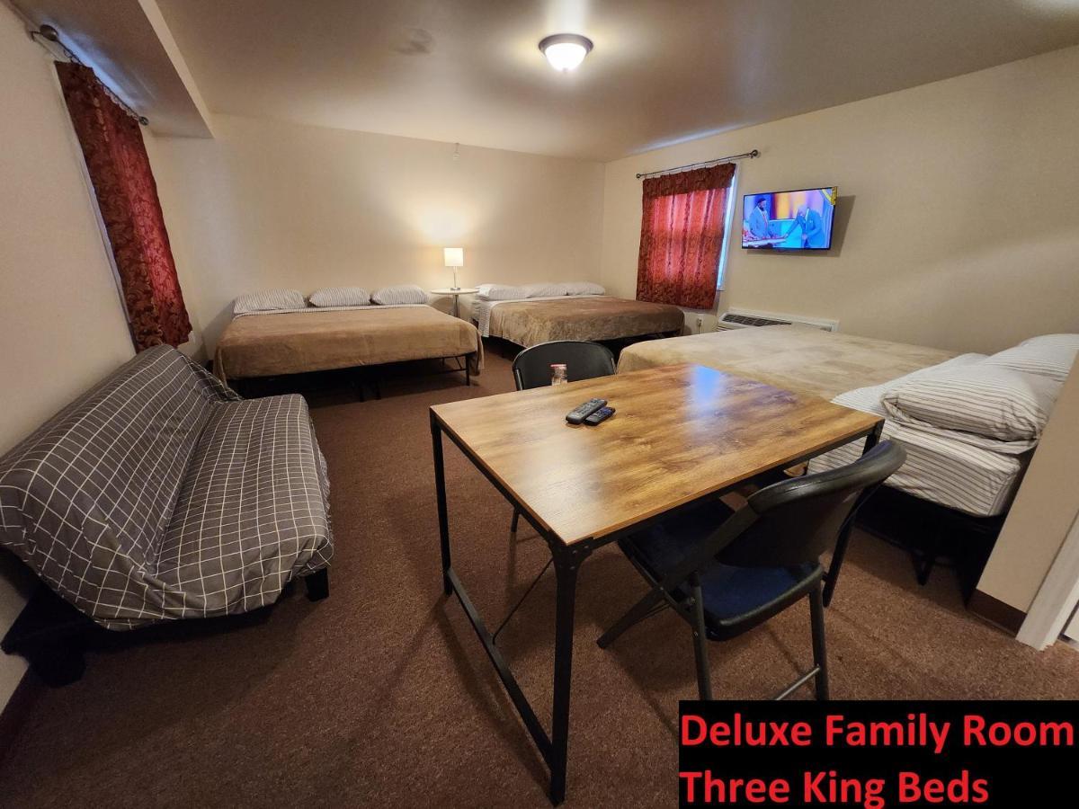 Deluxe Family Room